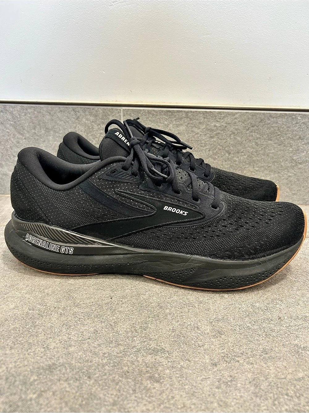 Brooks adrenaline GTS 24 Athletic Shoes Black US 12 D